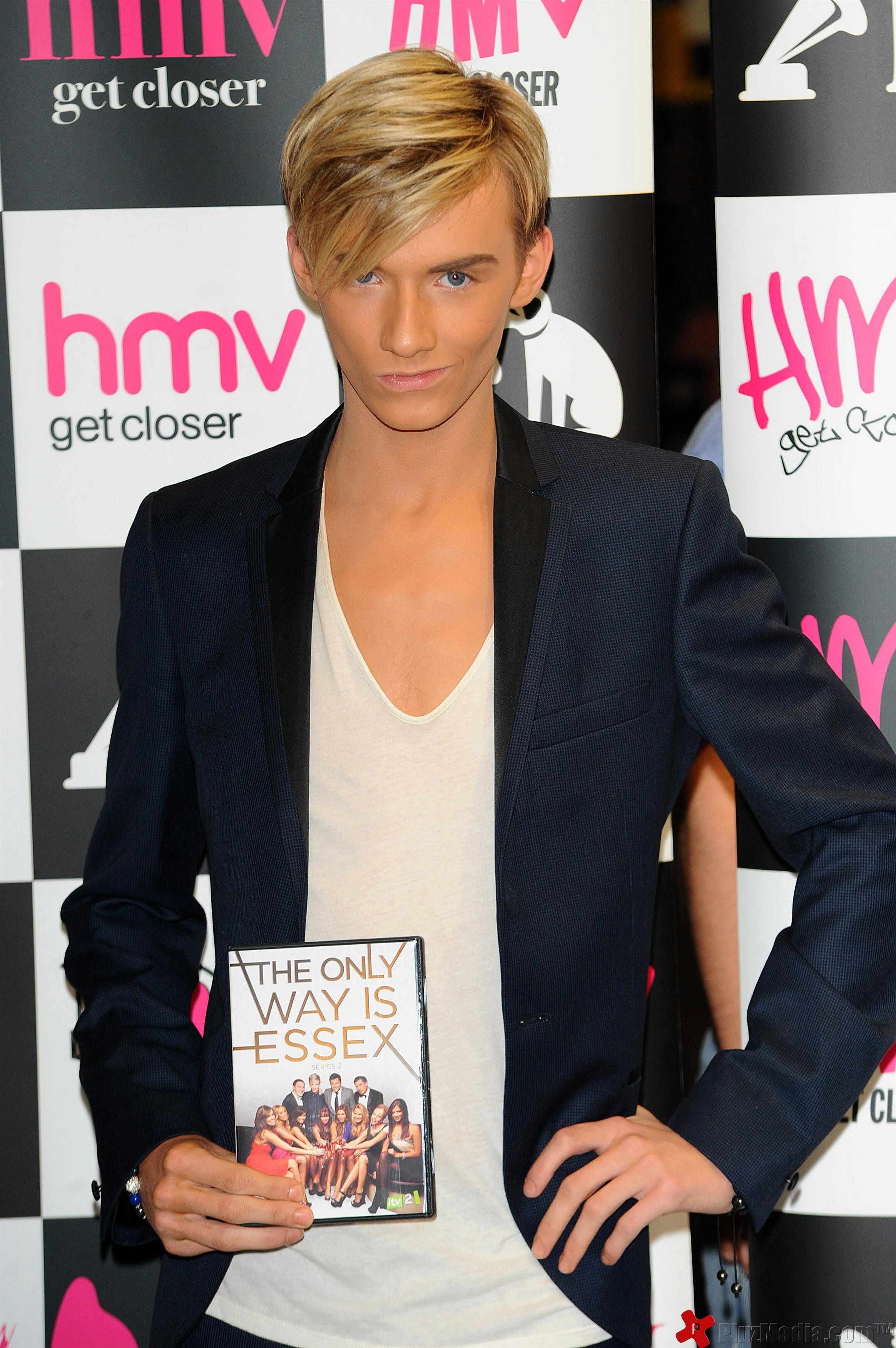 'TOWIE' cast signing copies of the new DVD 'The Only Way is Essex' | Picture 89572